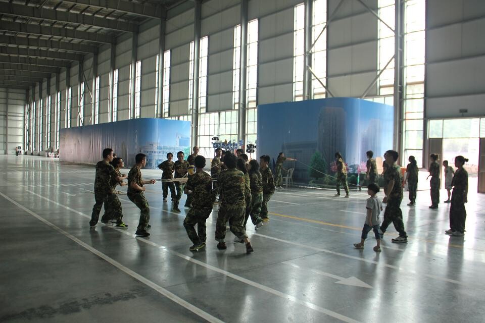 义乌制帽厂家野外拓展训练现场图集
